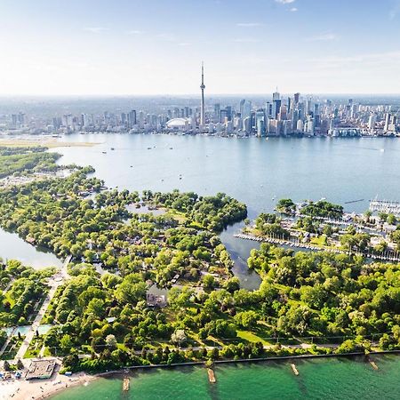 Bright Apartment Close To City With Free Parking Toronto Exterior foto